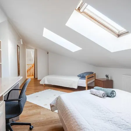 Large And Cozy 2-level 아파트 탈린