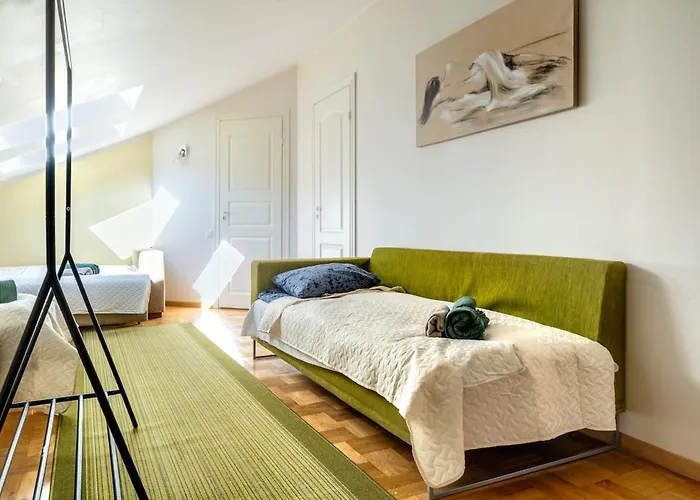 Large And Cozy 2-level Lägenhet *