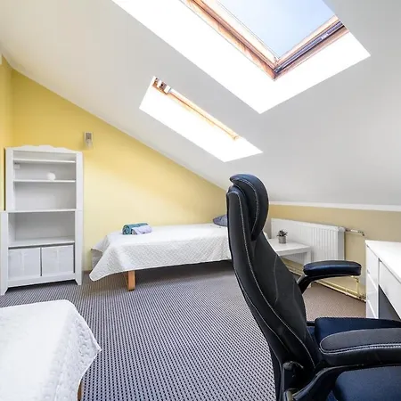 Large And Cozy 2-level Appartamento