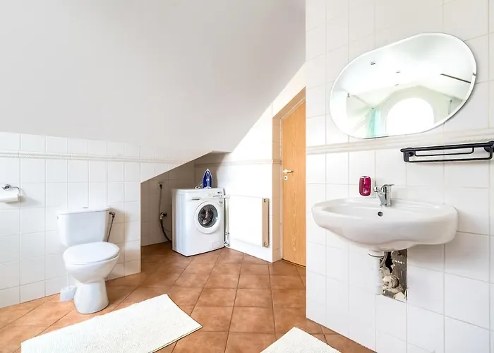 Large And Cozy 2-level